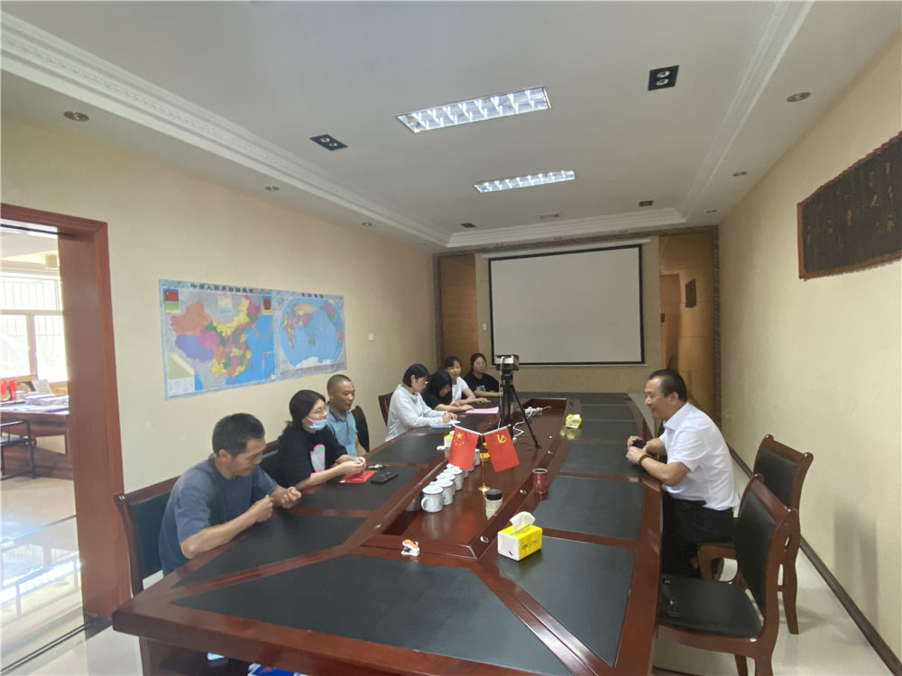 “關(guān)愛員工，情系學(xué)子”易順公司董事長為員工子女發(fā)放助學(xué)金